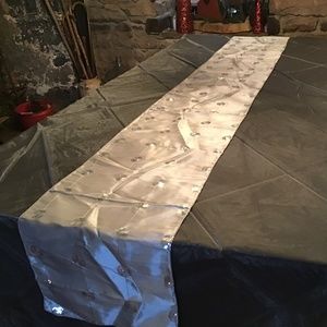 NWT Set of 14 Silver Table Clothes and 14 Runners